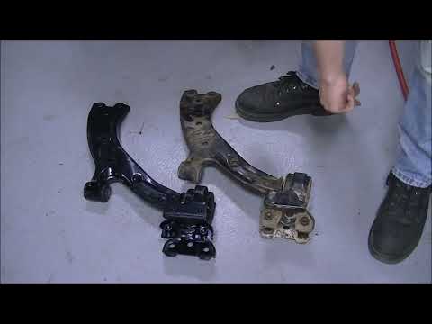 Видео: Замена нижнего переднего рычага и шаровой опоры Honda CRV 2007-2011 (Honda CRV 2008)