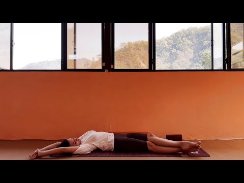 Видео: МЯГКО ПОТЯНИСЬ☀️УТРЕННЯЯ ЙОГА для ОТЛИЧНОГО НАСТРОЕНИЯ🧘‍♀️| День 6 йога челленджа