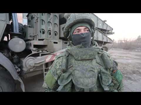 Видео: Движение боевой техники по понтонной переправе через Северный Донец