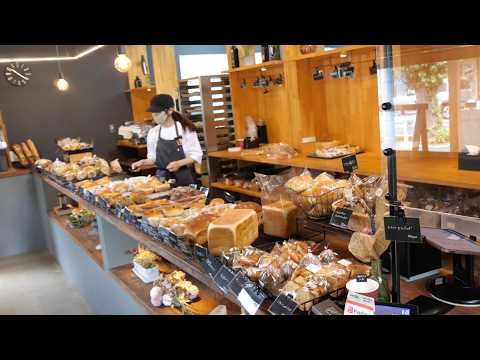 Видео: Изобилие прекрасного хлеба: мастер-пекарь с утра готовит неотразимые буханки!