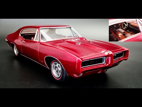 Видео: НОВИНКА! 1968 Pontiac GTO 400 V8 масштабом 1/25. Сборка модели. Как собрать приборную панель с по...