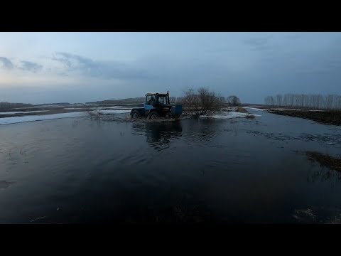 Видео: ХТЗ Т-150к. Бездорожье. Спасение застрявшего грузовика. Весна 2021. Половодье. Будни тракториста