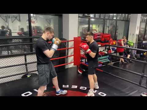 Видео: Тактическая работа в ближнем бою.