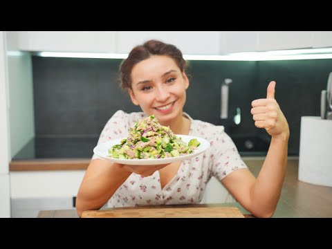 Видео: Мало кто знает этот рецепт! НОВЫЙ салат! Вкусный и простой салат из тунца, огурца и авокадо