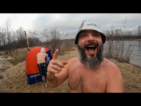 Видео: Жёсткий тест бани палатки "Всё включено". Попали в шторм!