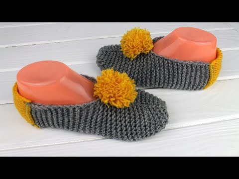 Видео: Как связать ПРОСТЫЕ ТАПОЧКИ за один вечер. Простые носочки спицами