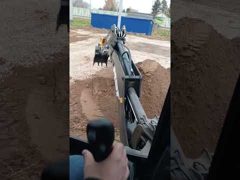 Видео: Аксиально-поршневой насос экскаватор -погрузчик  MST 644s