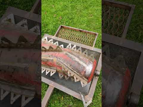 Видео: Обзор самодельного сегментного лущильника для мотоблока
