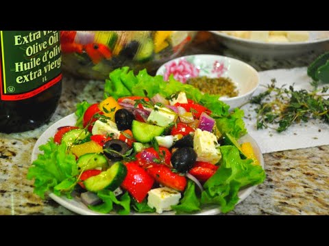 Видео: Как сделать ГРЕЧЕСКИЙ САЛАТ с НЕОБЫЧНОЙ ЗАПРАВКОЙ Очень Полезно/Greek Salad / Простой Рецепт