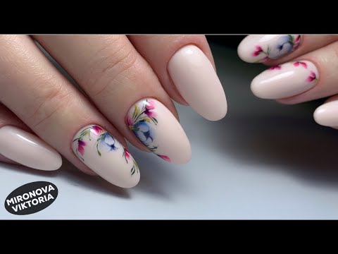 Видео: Весенний маникюр. Дизайн ногтей к 8 Марта. Коррекция акрилатиком.