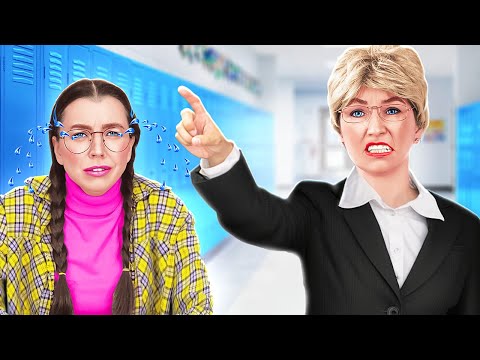 Видео: СТРОГИЙ УЧИТЕЛЬ VS ДОБРЫЙ | Богатые гаджеты и обычные школьные лайфхаки от 123 GO! CHALLENGE