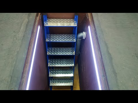 Видео: Лестница в смотровую яму из проф. трубы