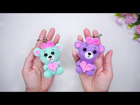 Видео: Очаровательно 🌸💜 Как вязать брелок крючком / МИНИ мишка амигуруми🌸