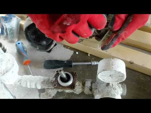 Видео: Ремонт электромагнитного клапана на штукатурной станции Putzmeister MP-25.