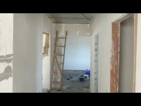 Видео: Реконструкція глиняного будинку. Штукатурка глиняних стін, всі етапи. Перебудова, відновлення.