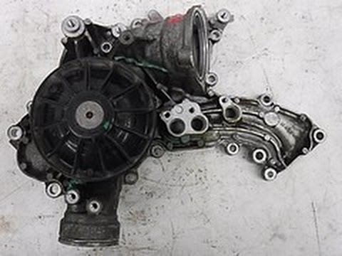 Видео: Mercedes W221 M273 5.5 V8, Замена помпы