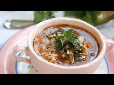 Видео: 🥣 Суп из весенней крапивы – вкусный 🇧🇬 болгарский суп в каждый дом! [ Копривена чорба ]