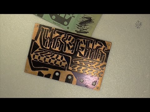 Видео: Изготовление печатной платы с помощью перманентного маркера. Травление в медном купоросе.