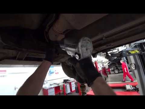 Видео: Nissan Qashqai, 2008 г.в. Замена выхлопной трубы.