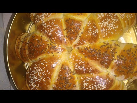 Видео: Домашняя выпечка//Дрожжевой Пирог с фаршем и сыром.