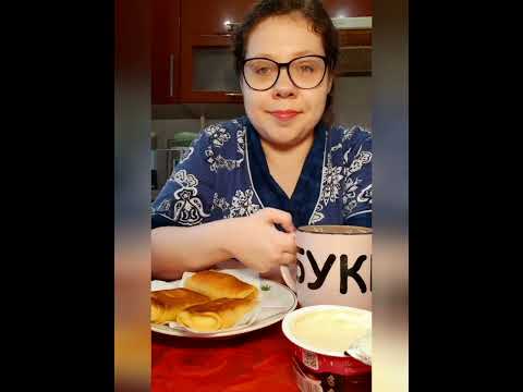 Видео: Мукбанг Блины с творогом/"Я обманываю, что я инвалид ради денег"