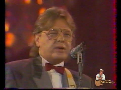 Видео: Юрий Антонов - Несет меня течение. 1993