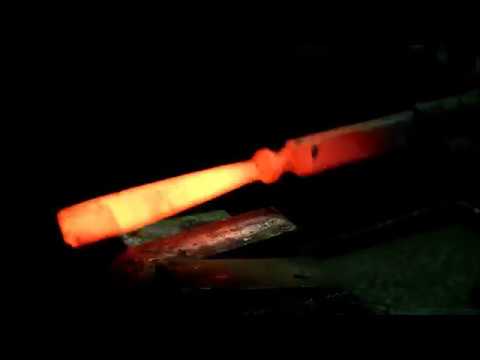 Видео: Blacksmithing.  Художественная ковка. Кочерга