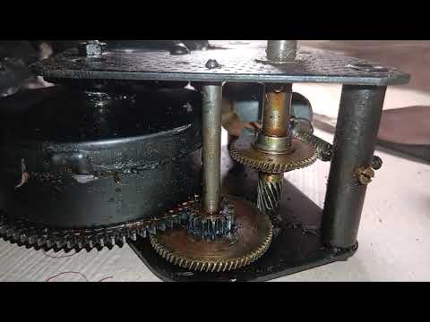 Видео: Двигатель патефона "Молот" ,небольшой обзор.