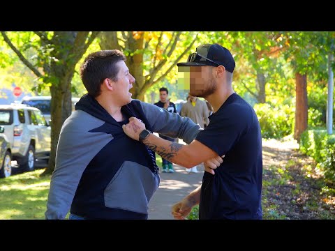 Видео: Расист-реднек ударил меня!