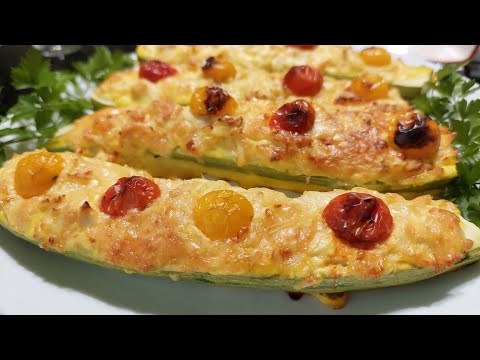 Видео: Лодочки з кабачків з сирно-курячою начинкою! / Zucchini boats with cheese and chicken filling!