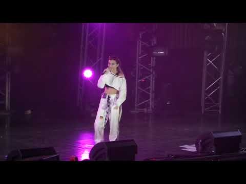 Видео: Сольный концерт Елены Темниковой в Иркутске 26.10.2017