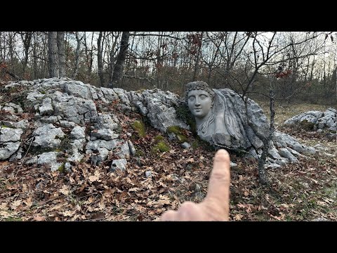 Видео: Я нашел сокровище под камнем и достал его.