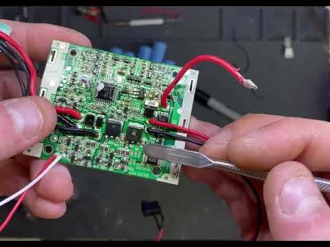 Видео: Замена банок в аккумуляторе пылесоса Redmond rv-ur381