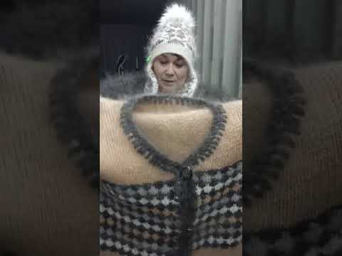 Видео: Пуховые свитера,кардиганы, желеты,