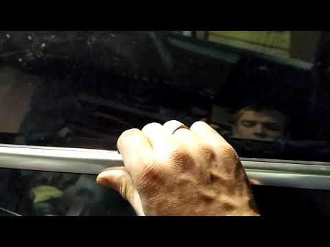 Видео: VW Jetta 2012г.в(фольцваген джетта)как разобрать заднюю дверь,снять карточку двери,витягываем стекло