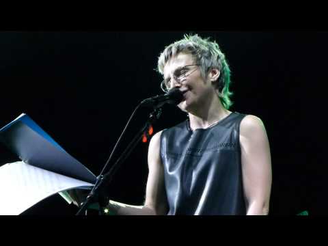 Видео: Сурганова и Оркестр – Девочка-Генерал (10.04.2015, Ray Just Arena)