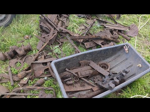 Видео: Трудовой МЕТАЛЛОКОП в жару. Продолжаем выбивать место... Коп Металла. Коп.