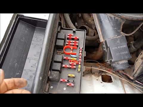 Видео: Машина не заводится - не идёт питание на зажигание/ ремонт жигуля/ваз 2104/Новая Жизнь