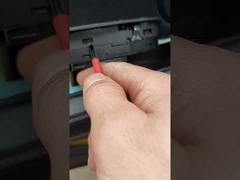 Видео: Замена дверной ручке з стороны водителя на БМВ Х5 е70