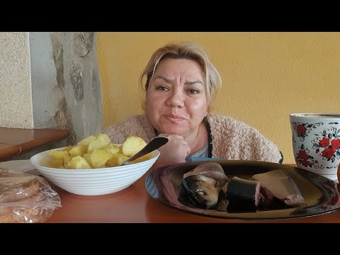 Видео: МУКБАНГ🍽 СЕЛЁДКА ОТВАРНОЙ КАРТОШКОЙ.не для слабонервных MUKBANG💥 HERRING WITH POTATOES,HERRING WITH