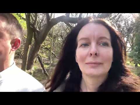 Видео: Весенний день в Гданьске: магнолии, семья и поле тюльпанов