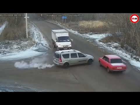 Видео: Жесть! Страшные аварии и ДТП на скоростных дорогах мира. Последний обгон по встречной полосе.