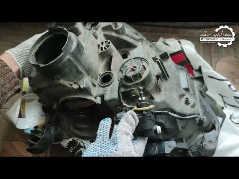 Видео: Снятие и установка корректора фары Nissan X-Trail T31