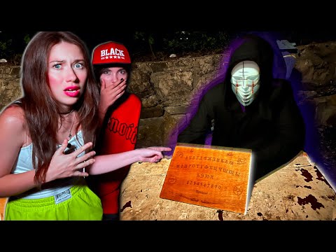 Видео: НАШЛИ ДОСКУ ВЫЗОВА ДУХОВ НА ЗАБРОШЕННОМ ОСТРОВЕ Мистика - Призрак Вэрана 2 - 7 Серия | Elli Di