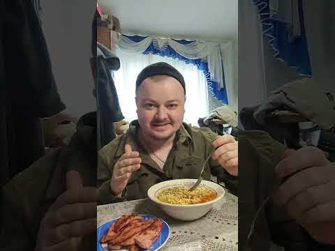 Видео: 🍜 Мукбанг: лапша Том Ям и жареная колбаса —  по-домашнему! 🔥