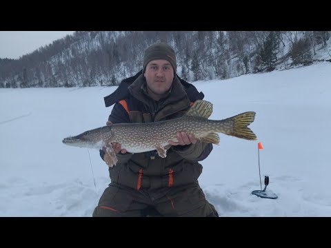 Видео: Рыбалка на 8 марта, на Красноярском водохранилище. Часть 1