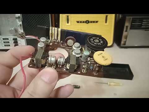Видео: Радиоприемник Юность советского  олигарха