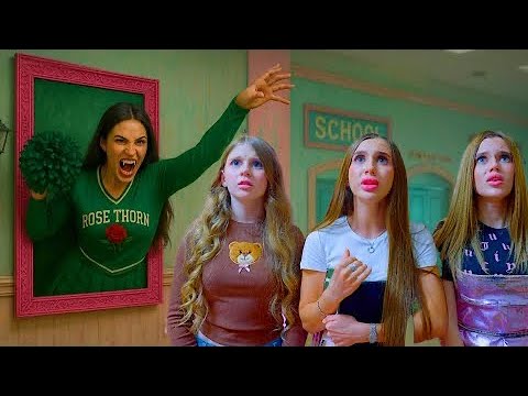 Видео: УЧЕНИКИ ПРИЗРАКИ!!!!ВАМПИРША ИЗ КАРТИНЫ-ОНА ХОТЕЛА УКУСИТЬ НАС!!!!