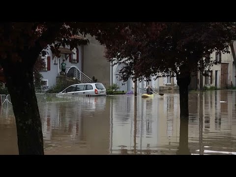 Видео: Сильные наводнения в Бельгии, Франции, Германии