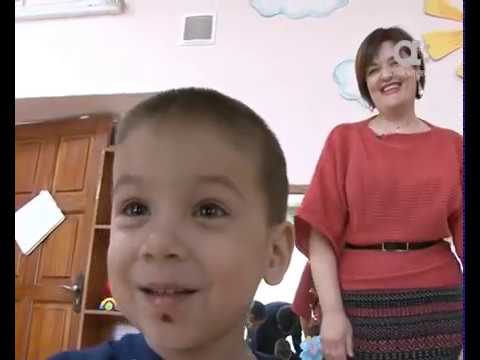 Видео: Родители забрали Артемку из детского дома